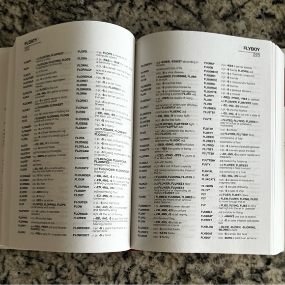 Merriam Webster Official Scrabble Players Dictionary Fourth Edition - Picture 8 of 16